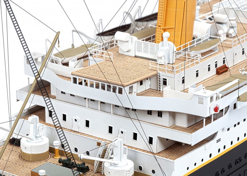 AMATI R.M.S. Titanic 1:250 kit (wersja 2025)