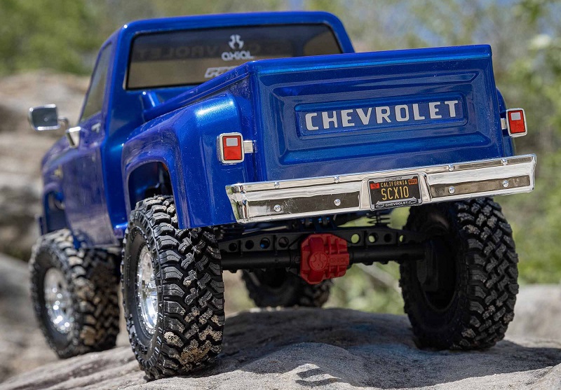 Axial SCX10 III Base Camp 1982 Chevy K10 1:10 4WD RTR