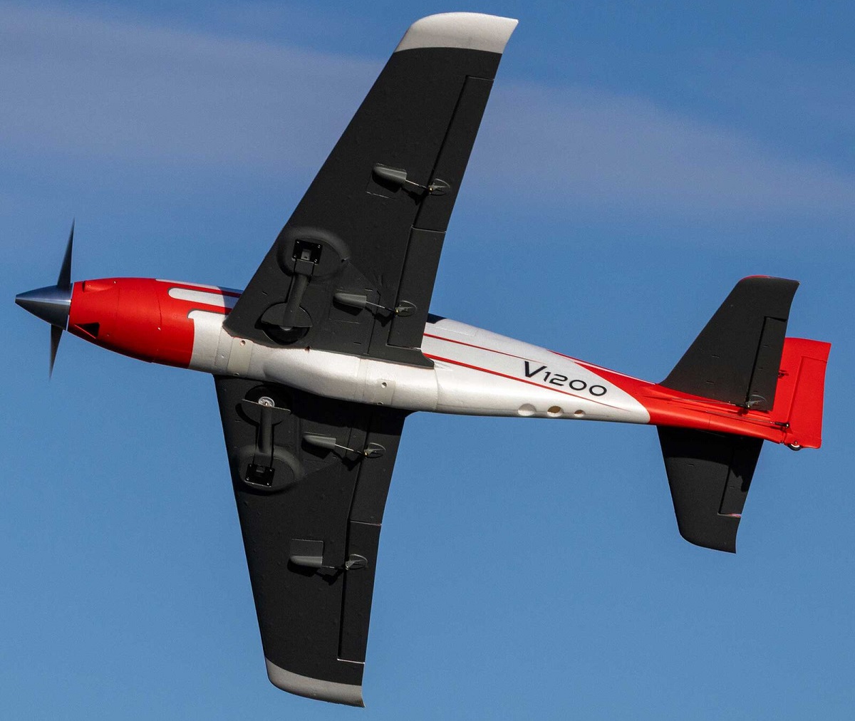E-flite V1200 1.2m